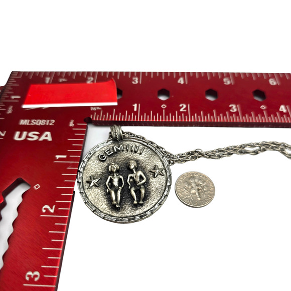 Necklace Gemini Zodiac Pewter Like Silver Tone Round Coin Pendant SKU2890 - Picture 5 of 7